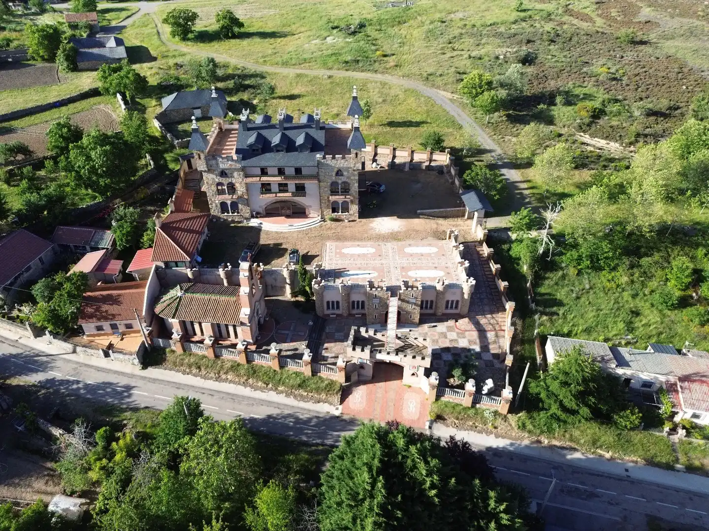 Vista exterior de Casa o chalet en venta en Quintana del Castillo con Calefacción, Jardín privado y Terraza