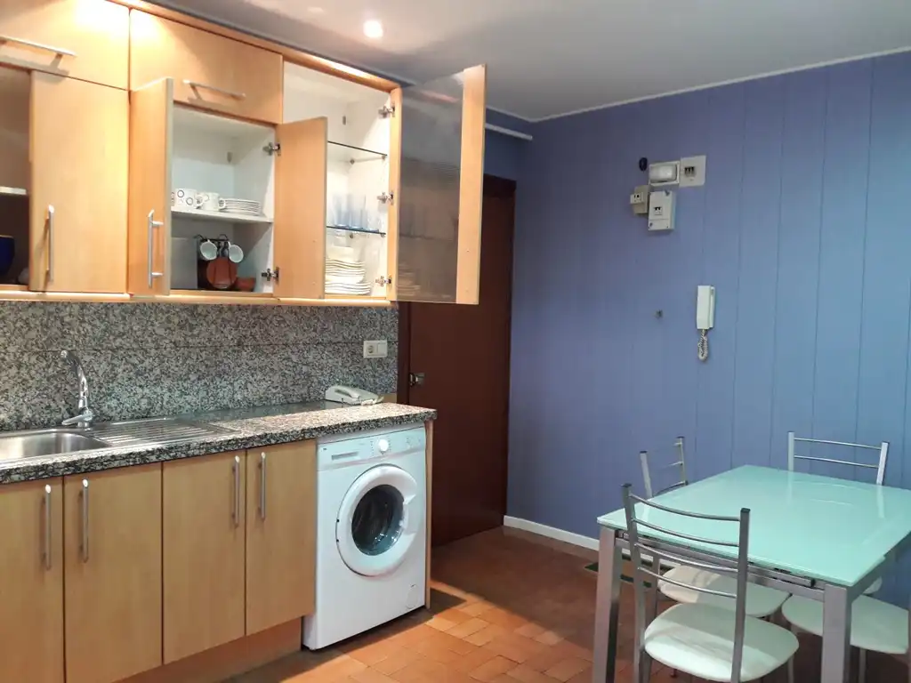 Cocina de Piso de alquiler en Oviedo  con Calefacción, Terraza y Amueblado