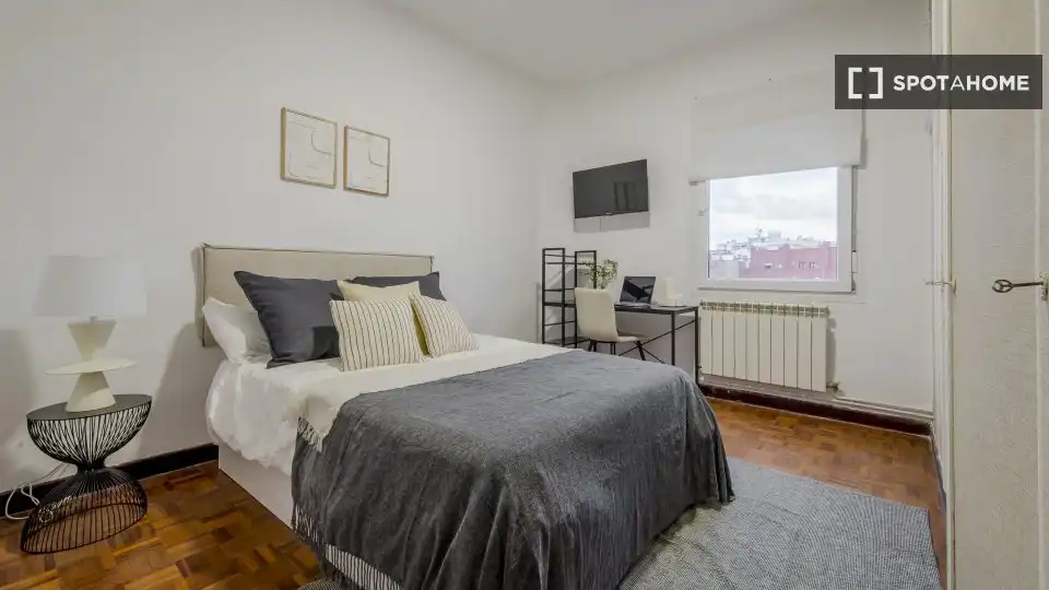 Room in Ciudad Jardín