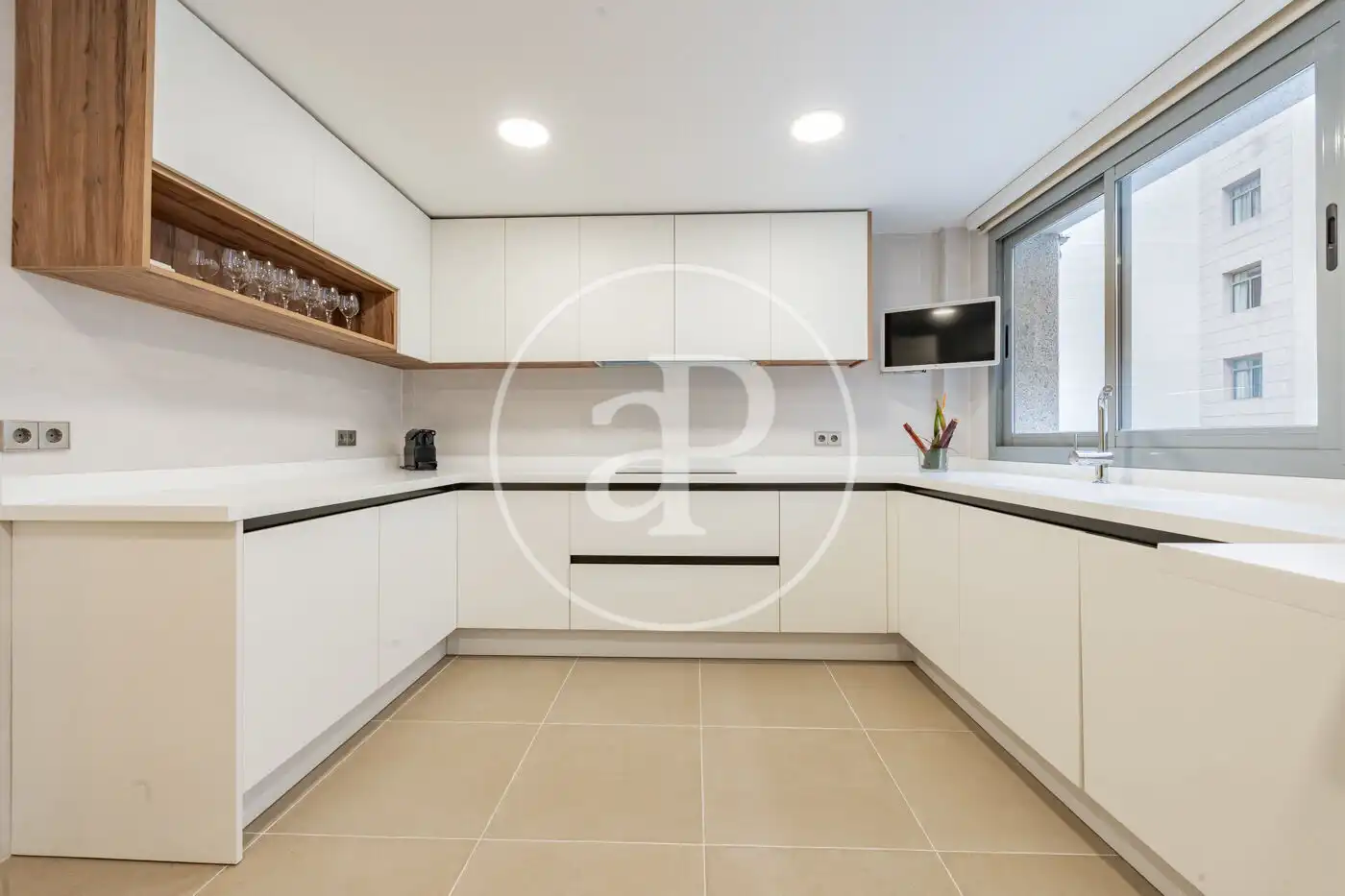 Kitchen of Flat for rent in Madrid  with Air Conditioner, Heating and Terrace