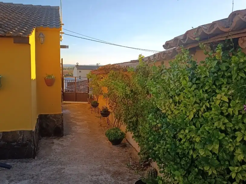 Vista exterior de Casa o chalet de alquiler en San Esteban de Gormaz con Jardín privado, Terraza y Trastero