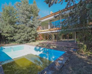 Jardí de Casa o xalet en venda en La Moraleja amb Aire condicionat, Terrassa i Piscina