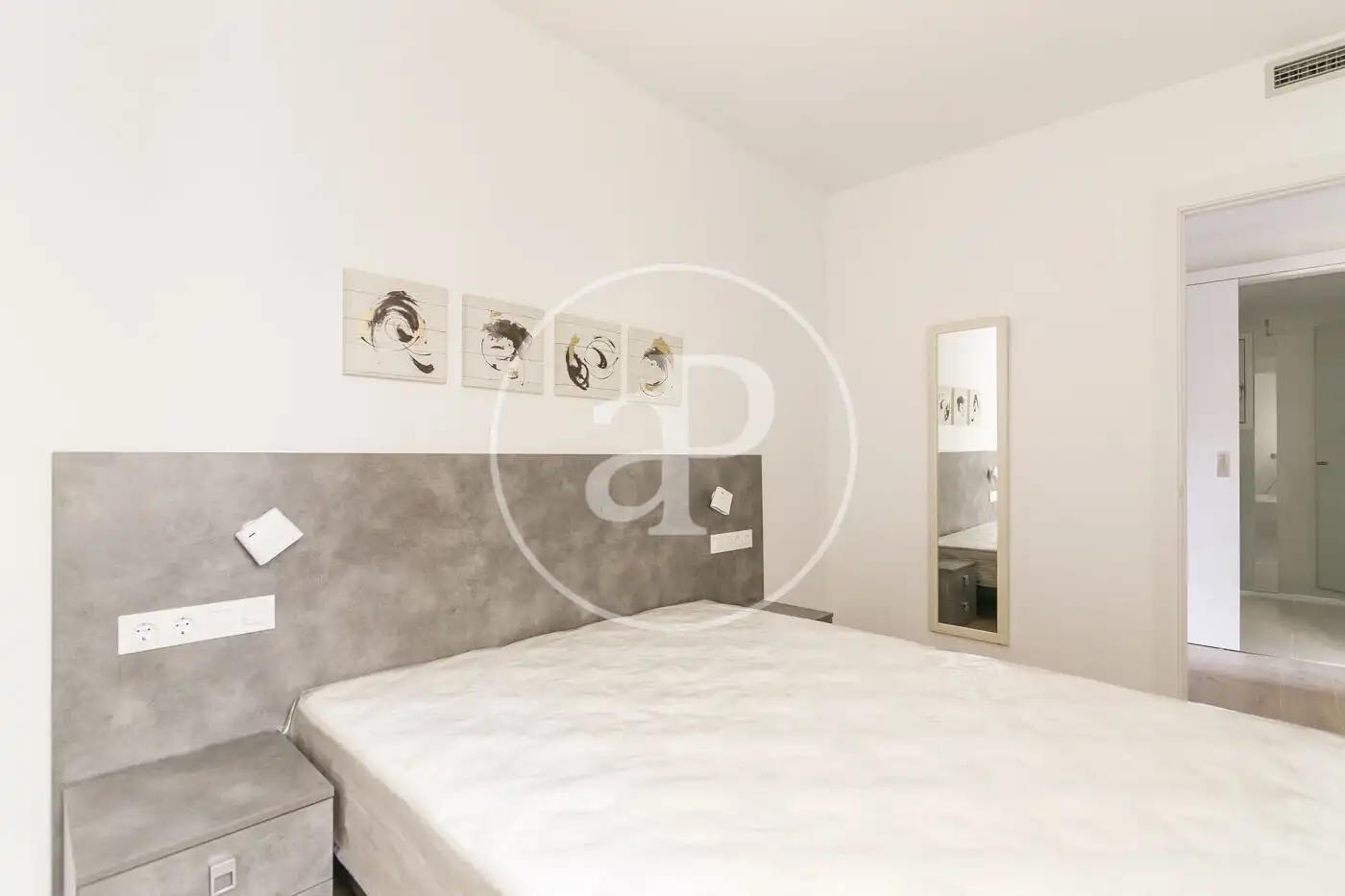 Flat for rent in Carrer de Gravina, El Raval