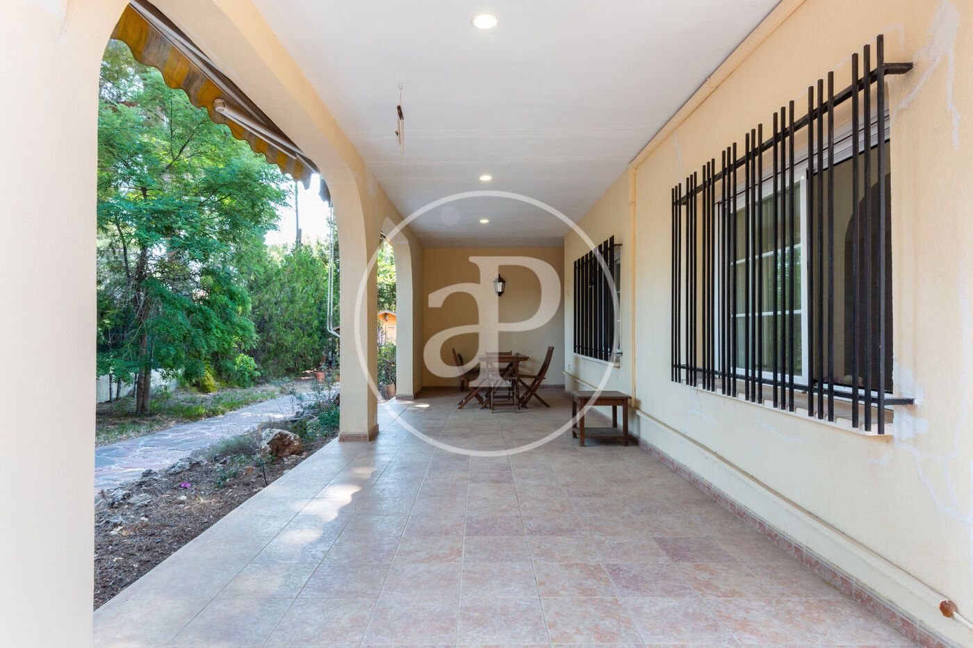 Vista exterior de Casa o xalet en venda en Paterna amb Aire condicionat, Calefacció i Jardí privat