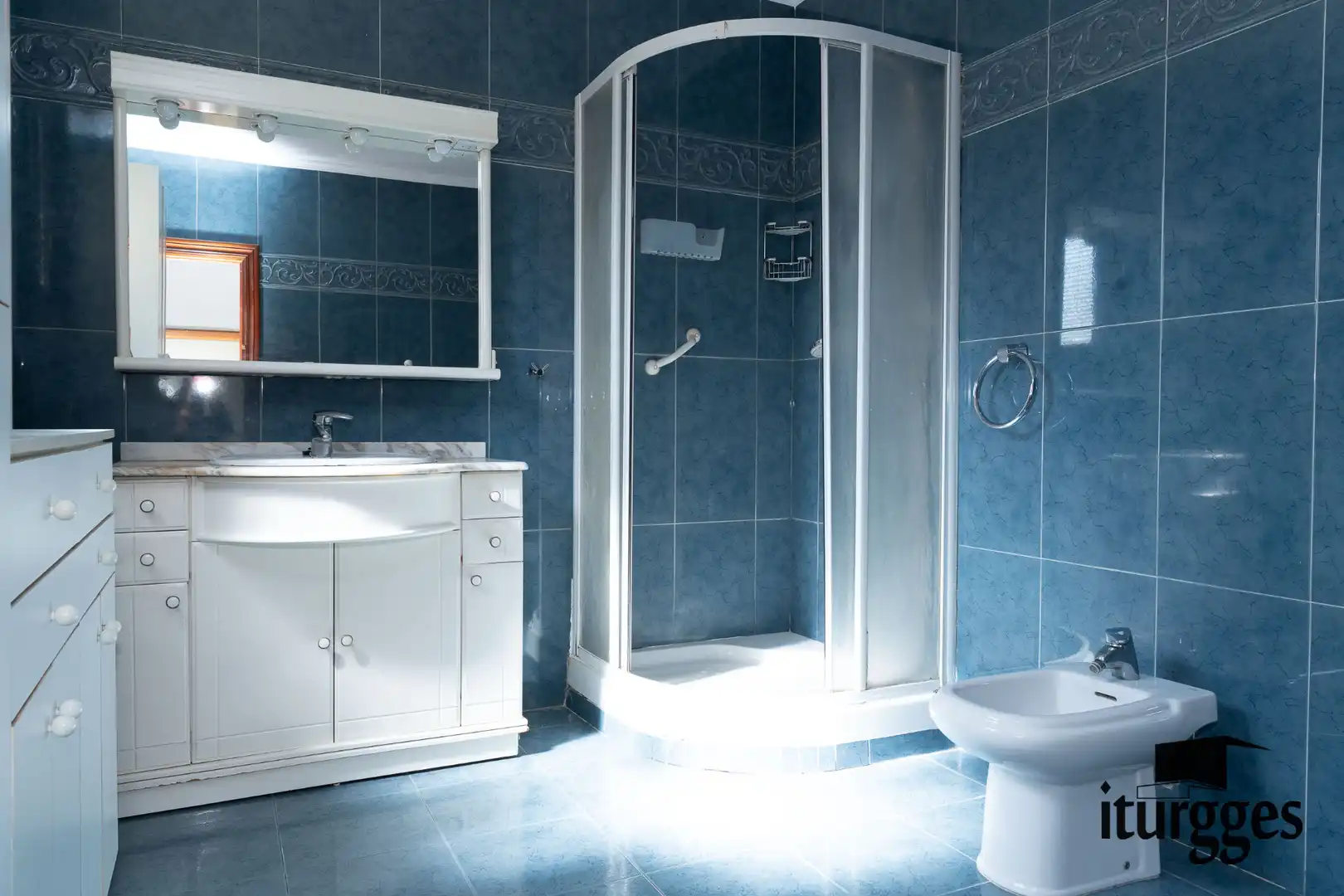 Baño de Casa adosada en venta en Gernika-Lumo con Jardín privado, Amueblado y Horno