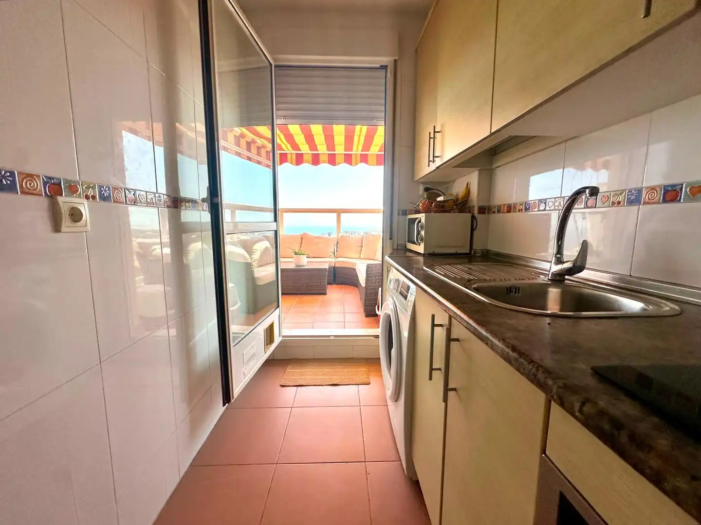 Cuina de Pis en venda en Roquetas de Mar amb Aire condicionat i Terrassa