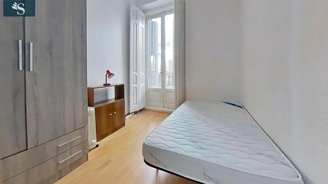 Habitación de Apartamento de alquiler en Madrid con Balcón y Alarma