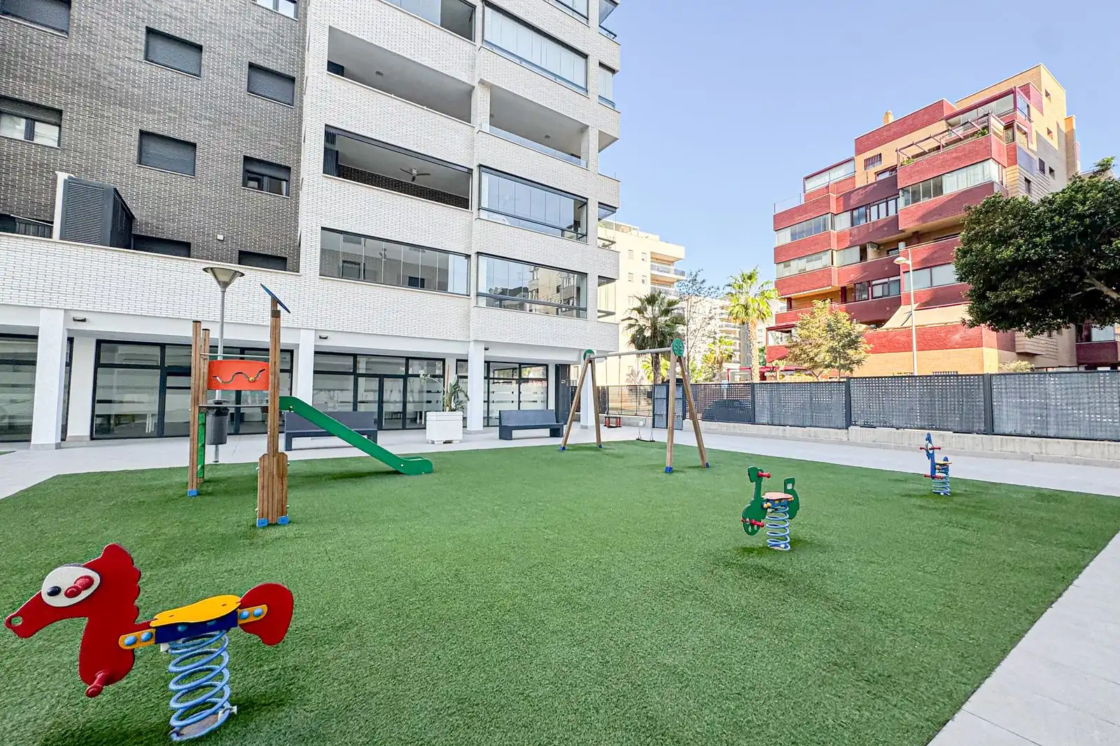 Terrassa de Pis en venda en Almería amb Terrassa, Traster i Piscina