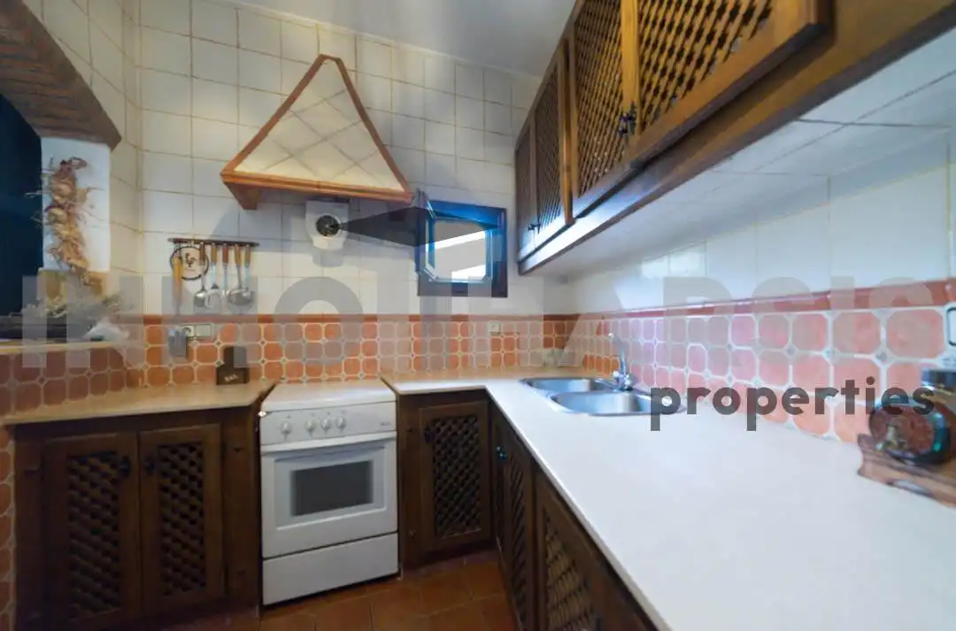 Cuina de Casa o xalet en venda en Abrucena amb Jardí privat, Terrassa i Moblat