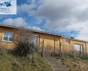 Vista exterior de Casa o xalet en venda en La Torre del Valle amb Terrassa