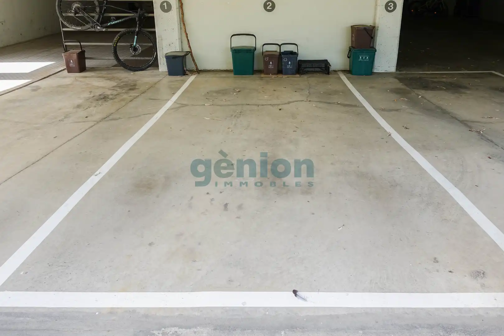 Parkplatz von Wohnung zum Verkauf in Bescanó mit Klimaanlage, Heizung und Gemeinschaftspool