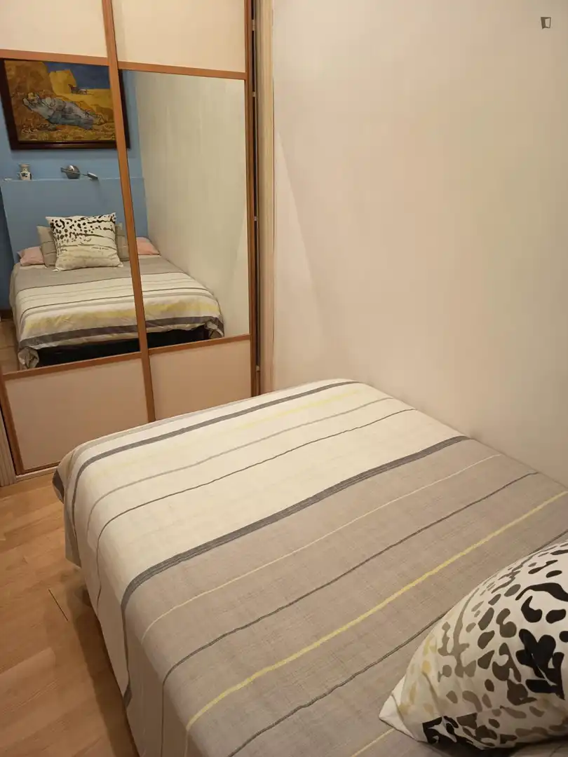 Habitación de Apartamento de alquiler en Madrid con Aire acondicionado, Amueblado y Lavadora