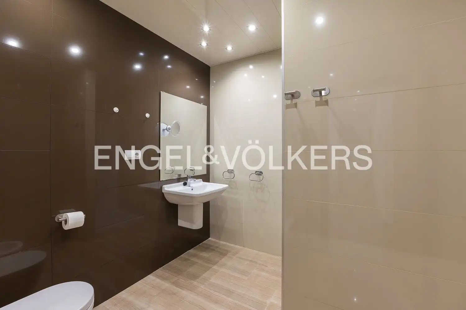 Baño de Dúplex en venta en Valencia con Aire acondicionado, Calefacción y Jardín privado