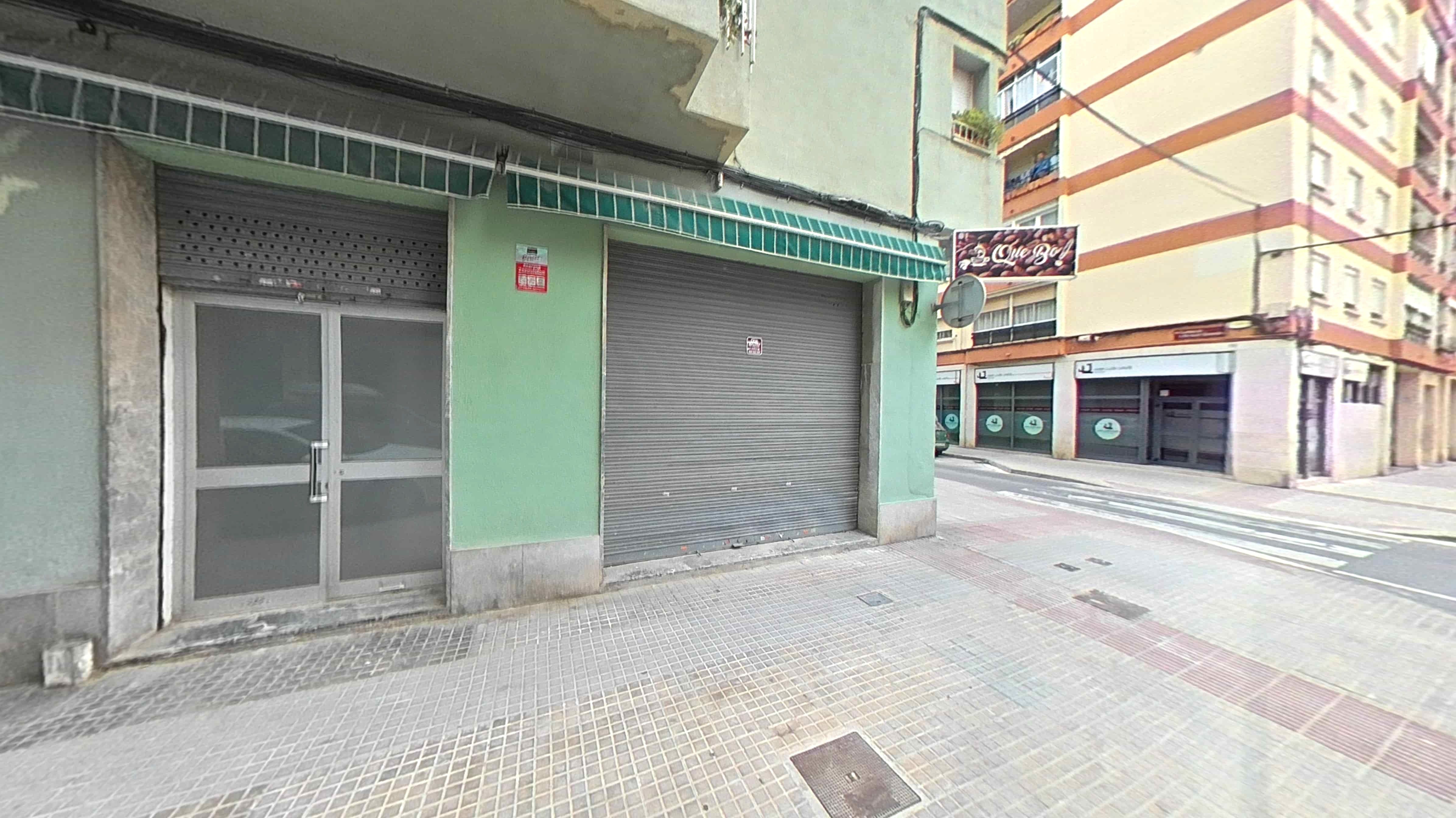 Vista exterior de Local en venda en Reus