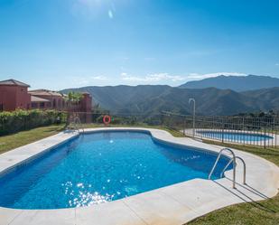 Piscina de Planta baixa de lloguer en Istán amb Aire condicionat, Calefacció i Jardí privat