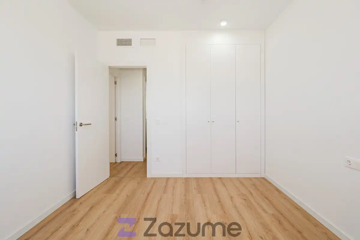 Schlafzimmer von Wohnung zur Miete in Dos Hermanas mit Klimaanlage, Heizung und Privatgarten