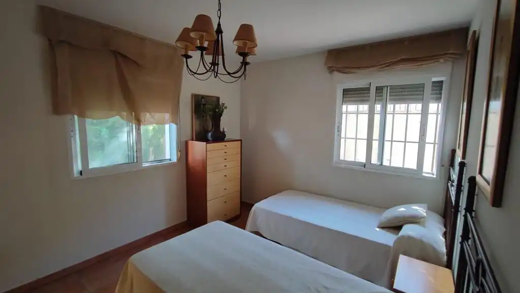 Habitación de Casa o chalet en venta en Oliva con Jardín privado, Terraza y Amueblado