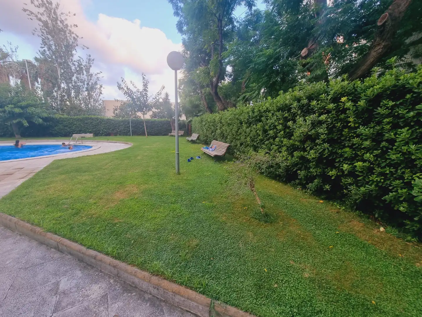 Swimming pool of Flat for sale in Salou  with Air Conditioner, Heating and Parquet flooring