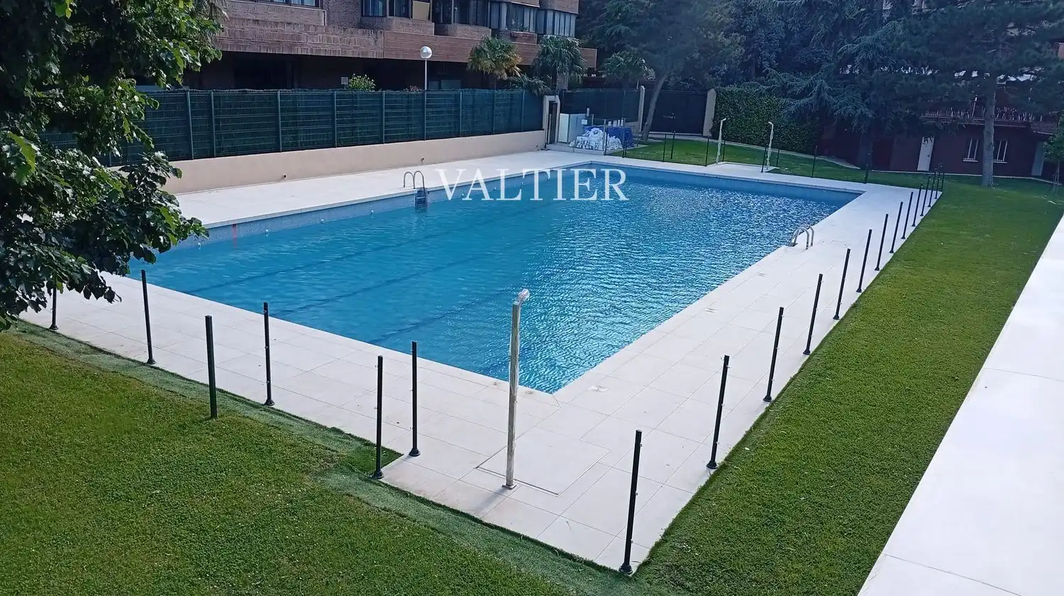 Swimming pool of Flat for rent in Madrid  with Air Conditioner, Terrace and Swimming Pool