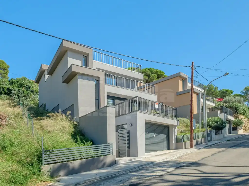 House with garden for sale in Residencial Begur - Esclanyà