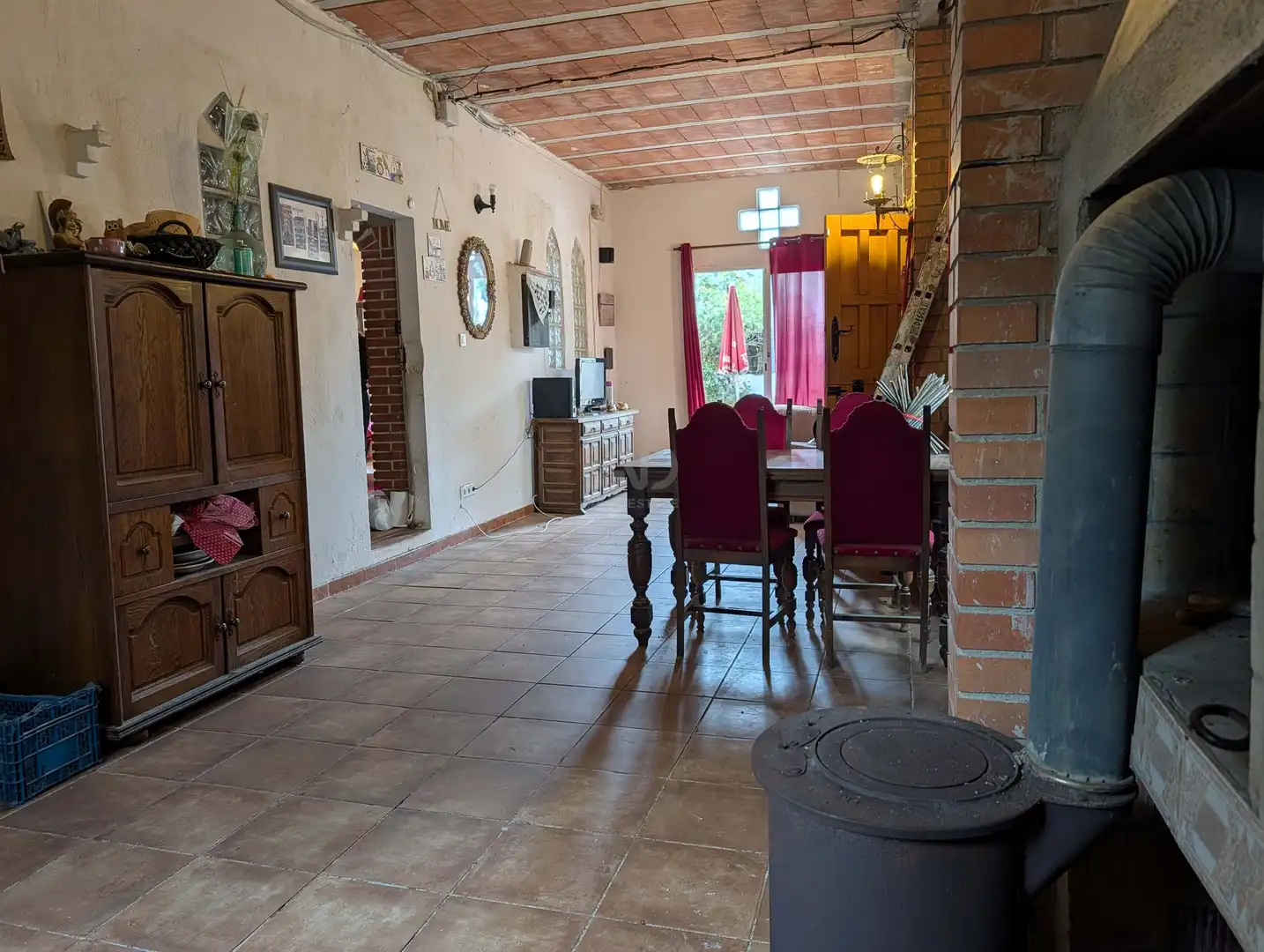 Menjador de Casa o xalet en venda en Vilanova i la Geltrú amb Calefacció, Terrassa i Piscina
