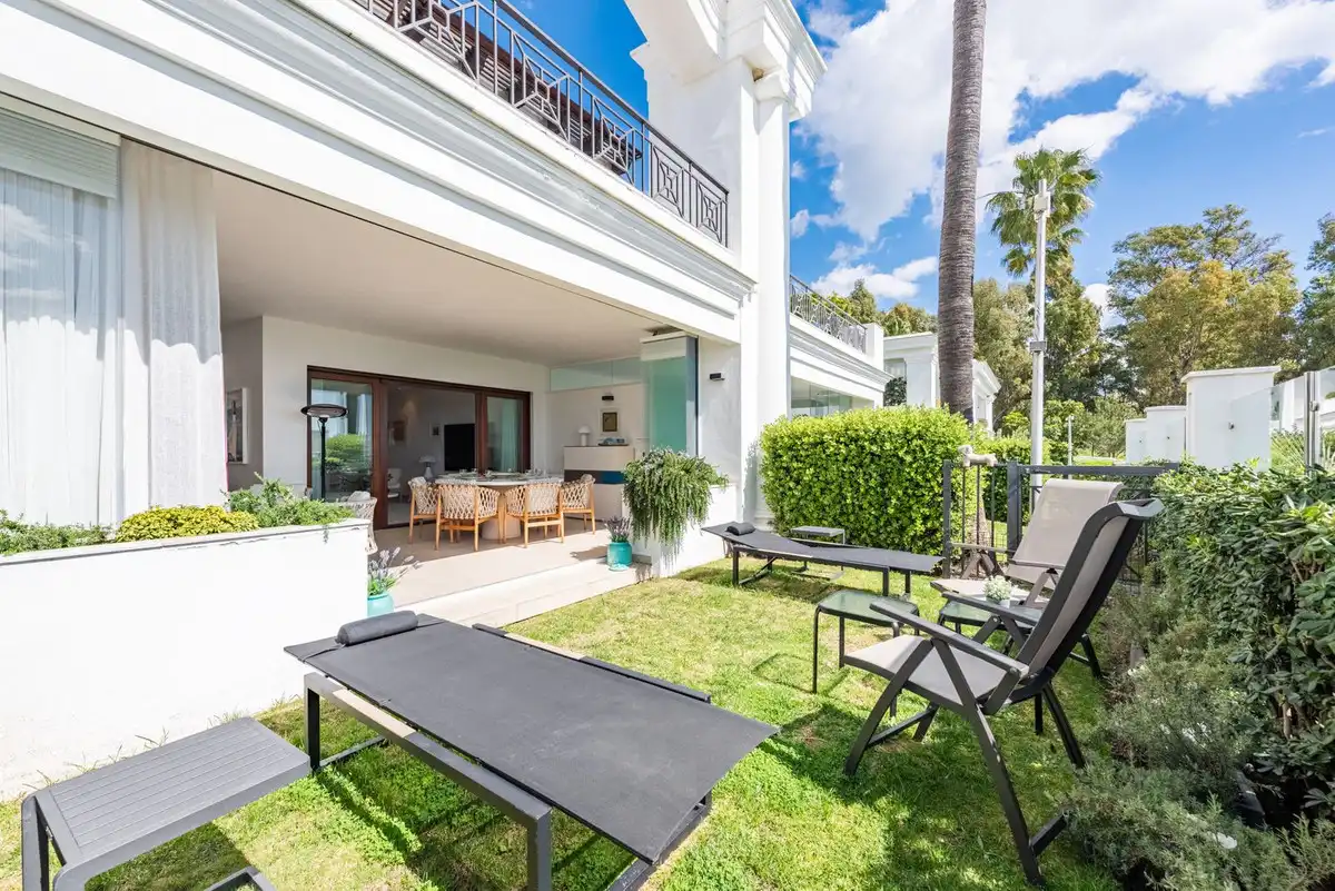 Garden of Flat for sale in Estepona  with Air Conditioner, Terrace and Storage room