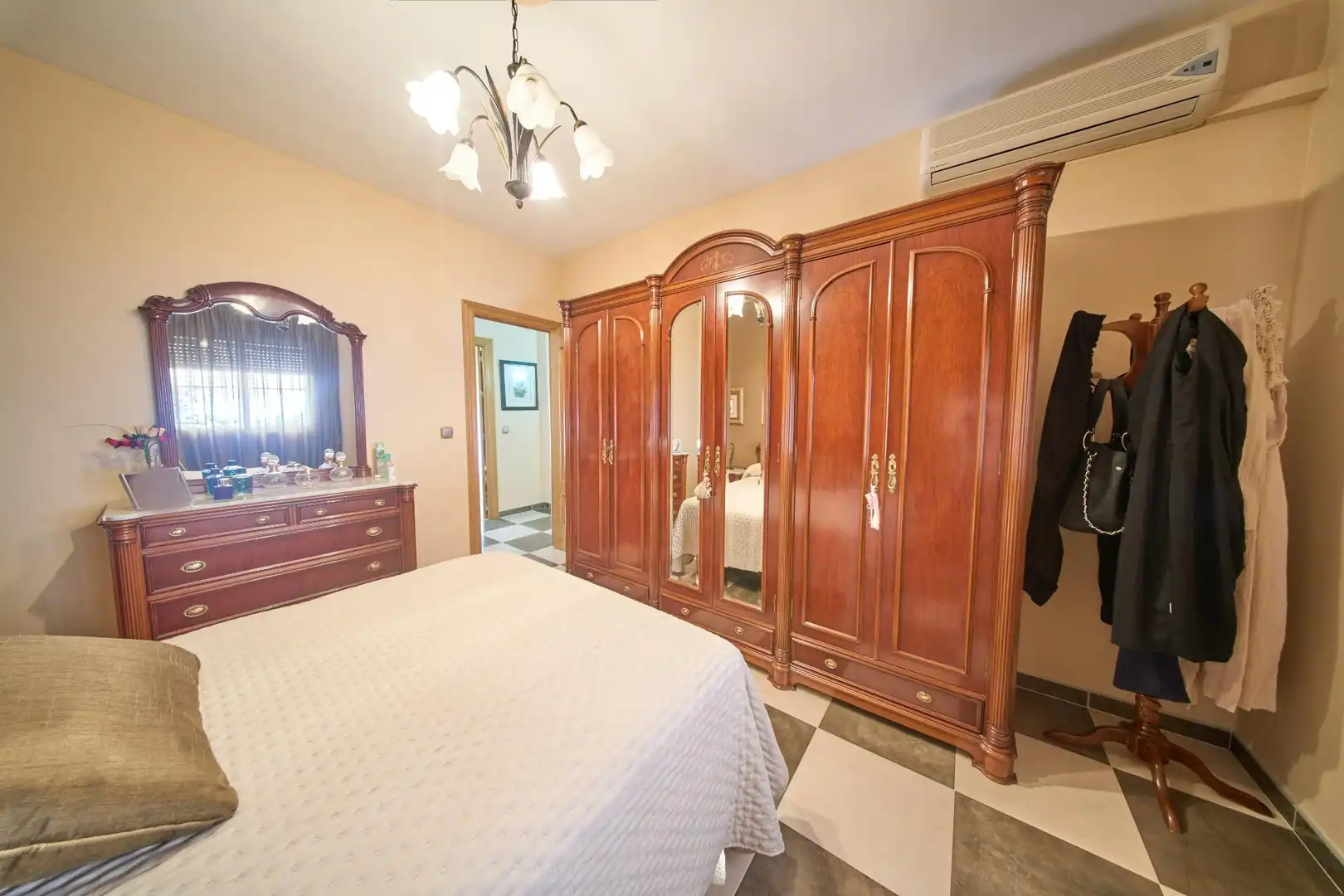 Dormitori de Casa o xalet en venda en Deifontes amb Aire condicionat, Calefacció i Terrassa