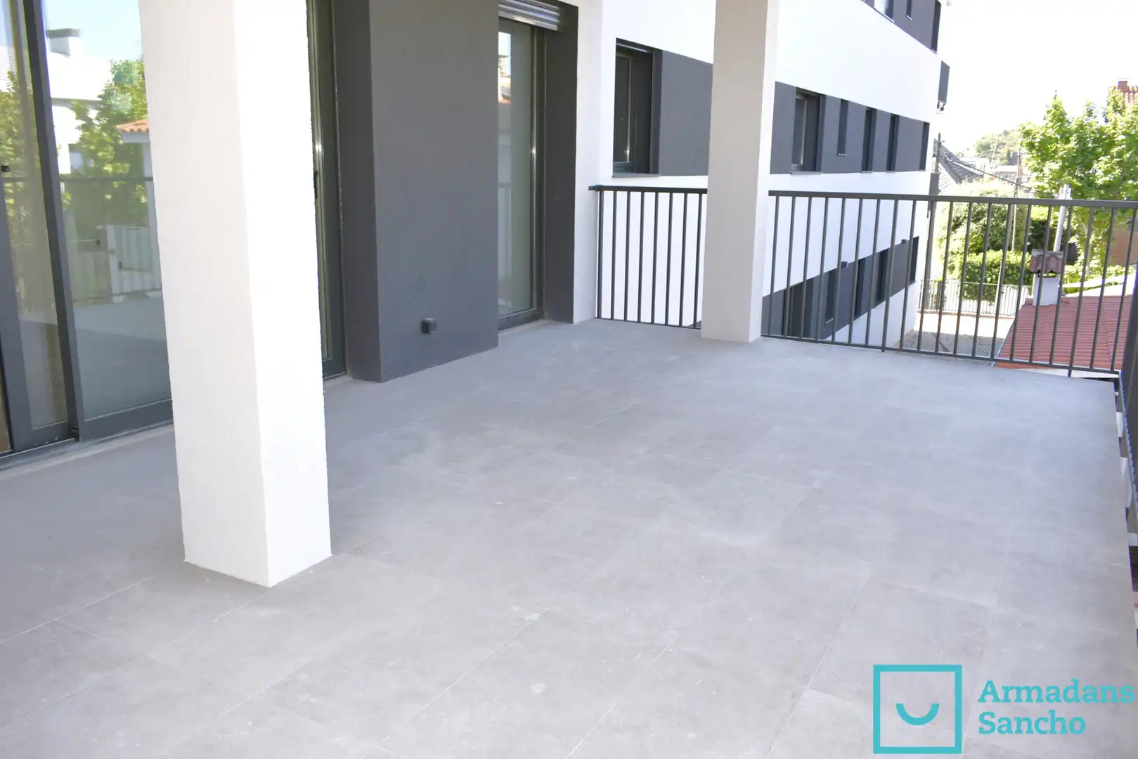 Terraza de Piso de alquiler en Tiana con Aire acondicionado, Calefacción y Parquet