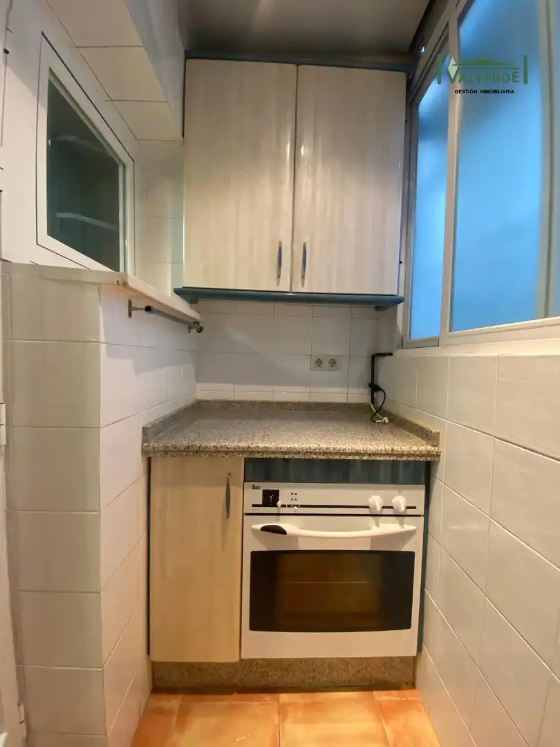 Küche von Wohnung zur Miete in Granada mit Heizung, Möbliert und Ofen