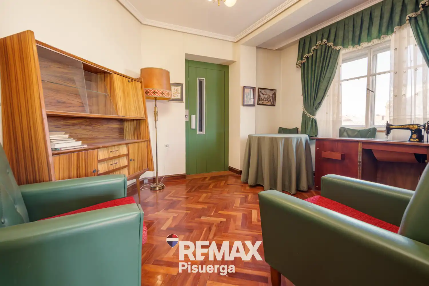 Casa o xalet en venda en Venta de Baños amb Jardí privat, Terrassa i Traster