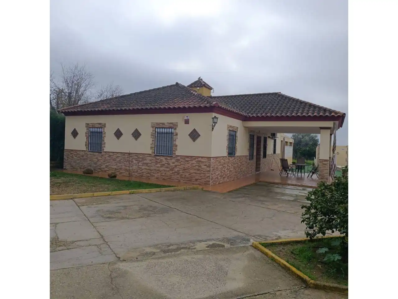 Vista exterior de Casa o chalet en venta en Carmona con Aire acondicionado, Calefacción y Jardín privado