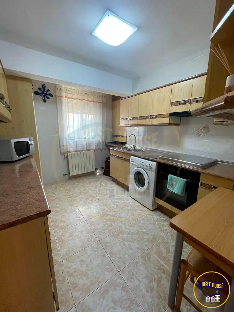 Cuina de Pis per a compartir en Cuenca amb Calefacció, Parquet i Terrassa