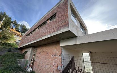 Exterior view of Single-family semi-detached for sale in Castellar del Vallès
