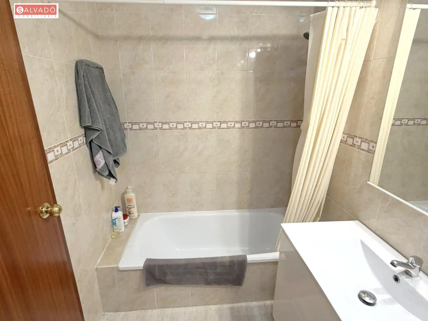 Baño de Casa adosada en venta en Calafell con Calefacción, Jardín privado y Terraza