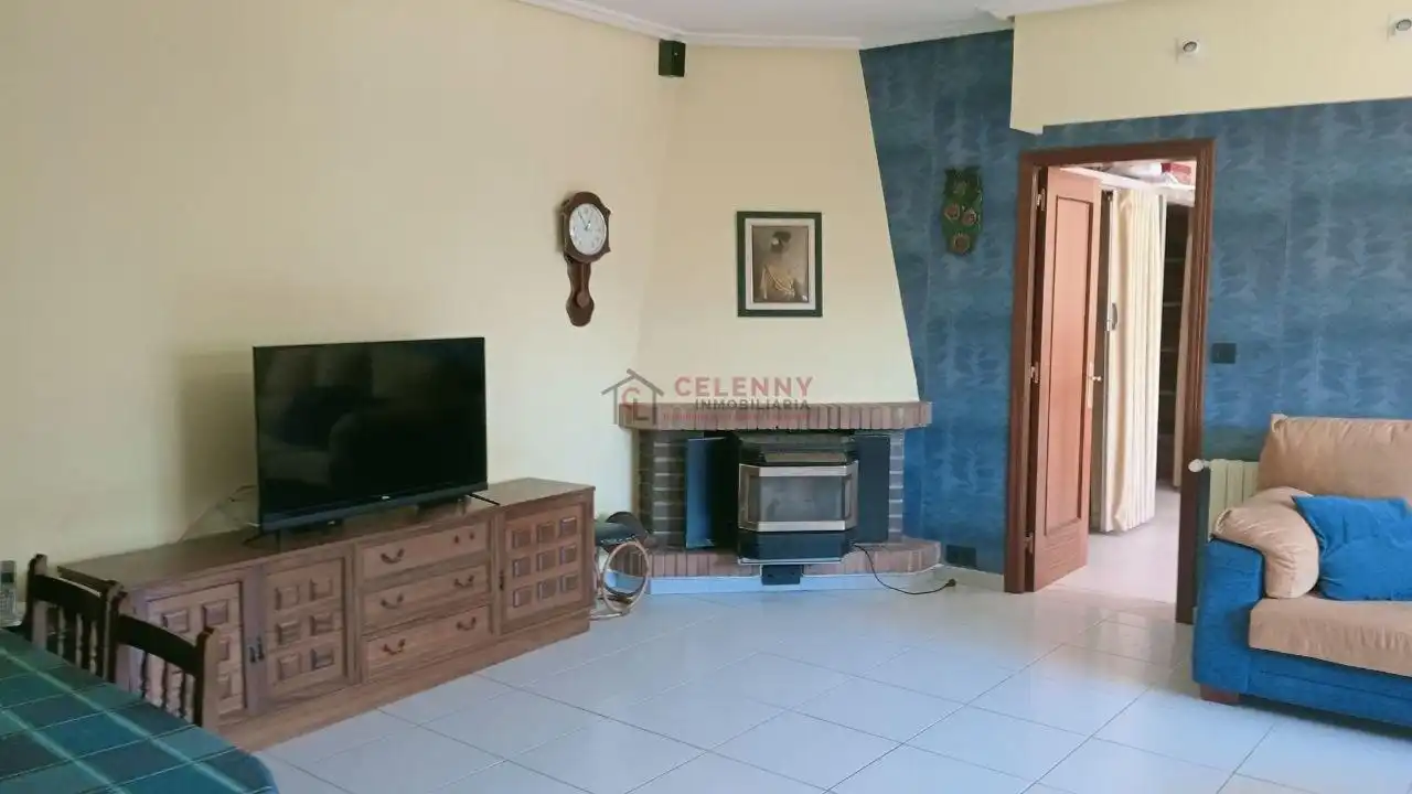 Sala de estar de Casa o chalet en venta en San Cibrao das Viñas con Calefacción, Jardín privado y Terraza