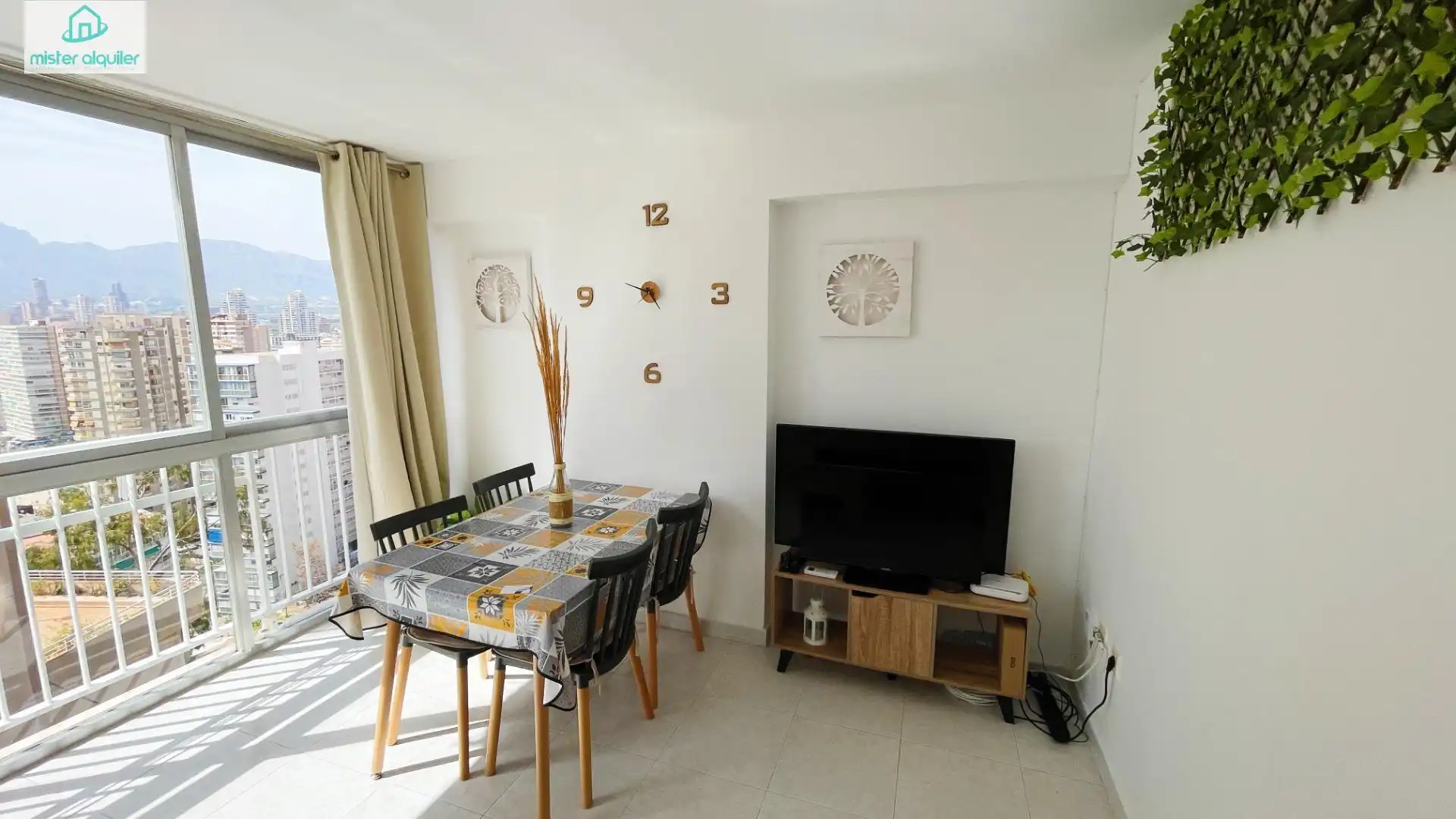 Sala de estar de Apartamento de alquiler en Benidorm con Aire acondicionado, Calefacción y Amueblado