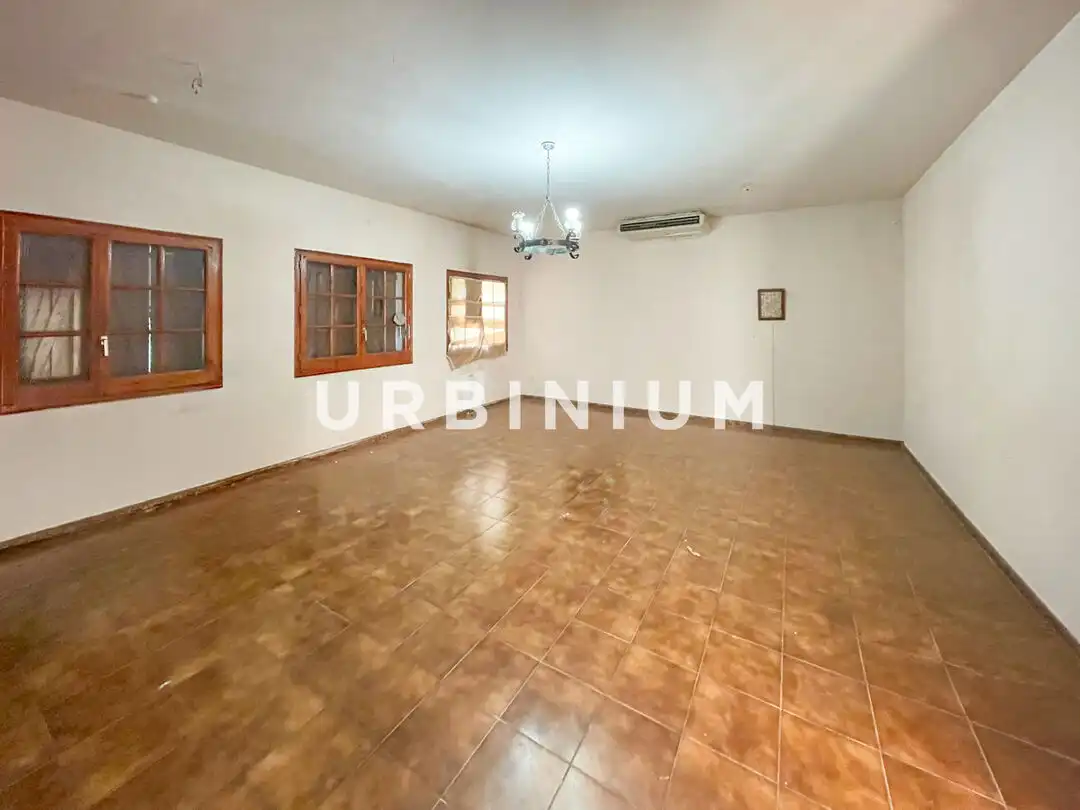 Edificio en venta en Maçanet de Cabrenys