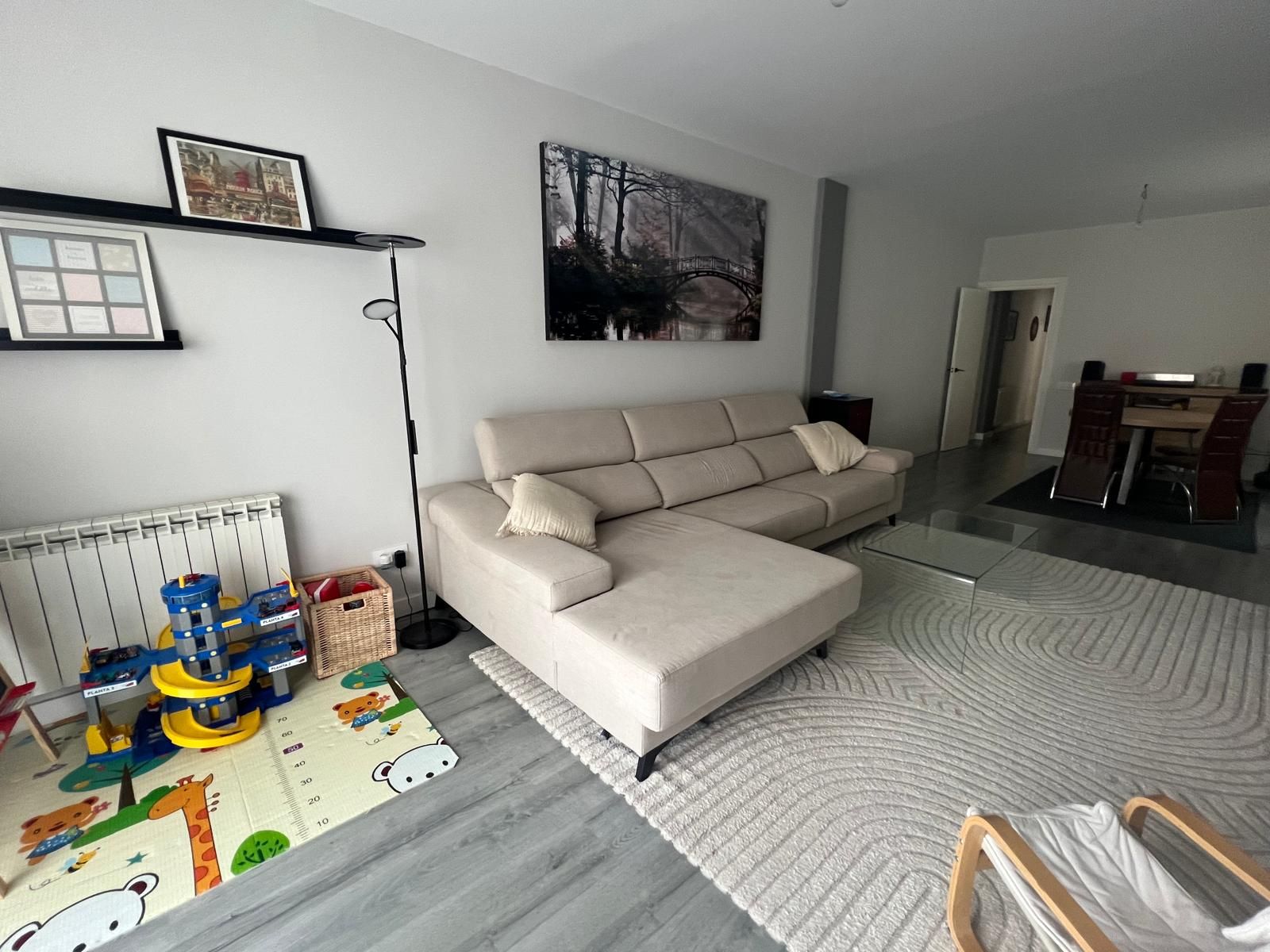 Sala de estar de Piso en venta en  Logroño con Calefacción, Parquet y Amueblado