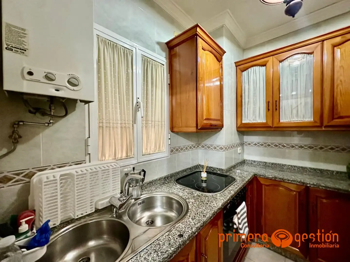 Cocina de Dúplex en venta en Lora del Río con Aire acondicionado, Trastero y Balcón