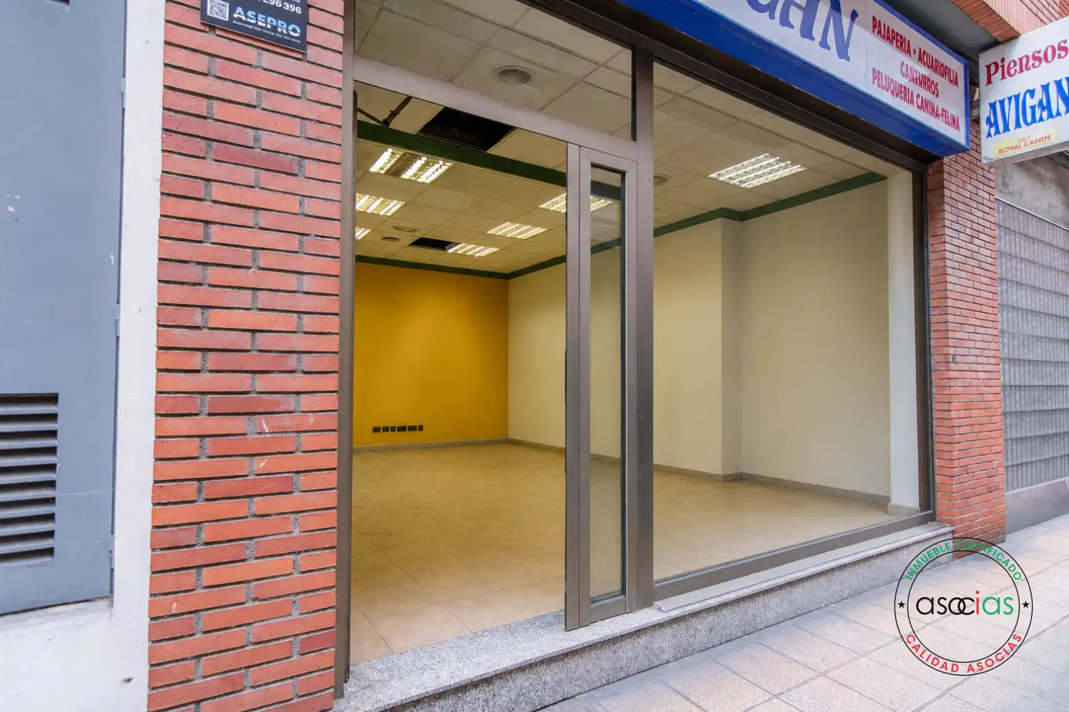 Local comercial en venta en Sama - CL CAPITAN ALONSO NART 19