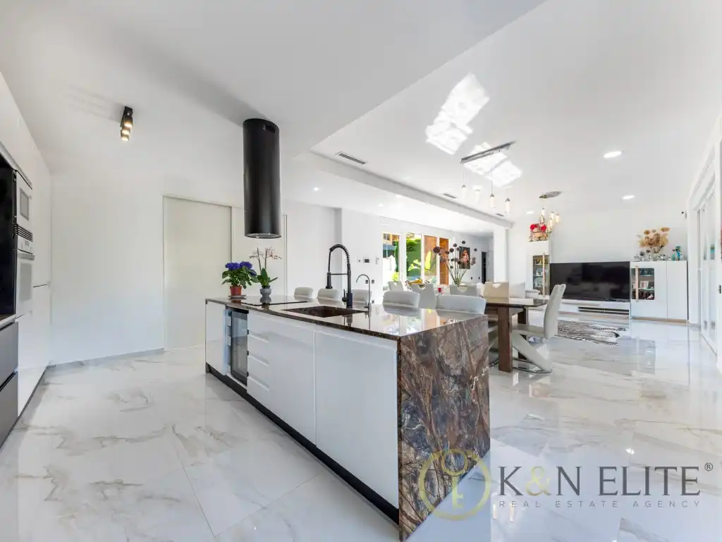 Kitchen of Houses for sale in Petrer  with Private garden, Terrace and Swimming Pool