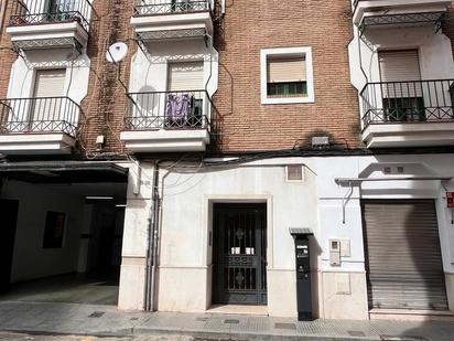 Außenansicht von Wohnung zum verkauf in  Huelva Capital mit Terrasse und Balkon