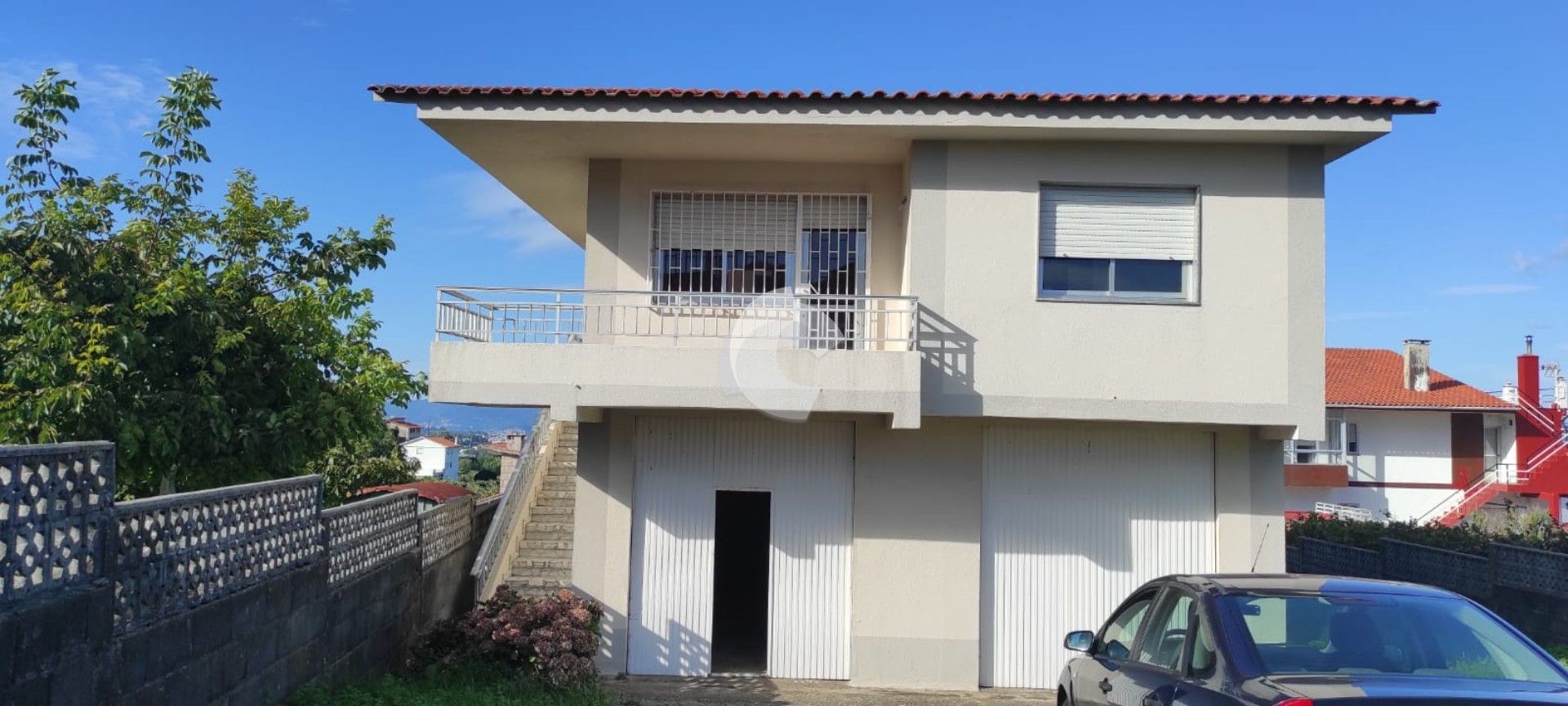 Vista exterior de Casa o xalet en venda en Vigo  amb Jardí privat