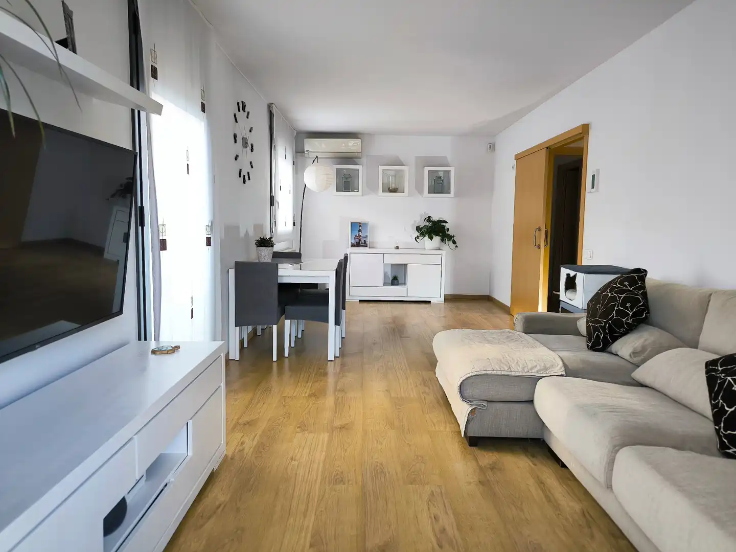 Sala d'estar de Pis en venda en Lliçà d'Amunt amb Aire condicionat, Calefacció i Parquet
