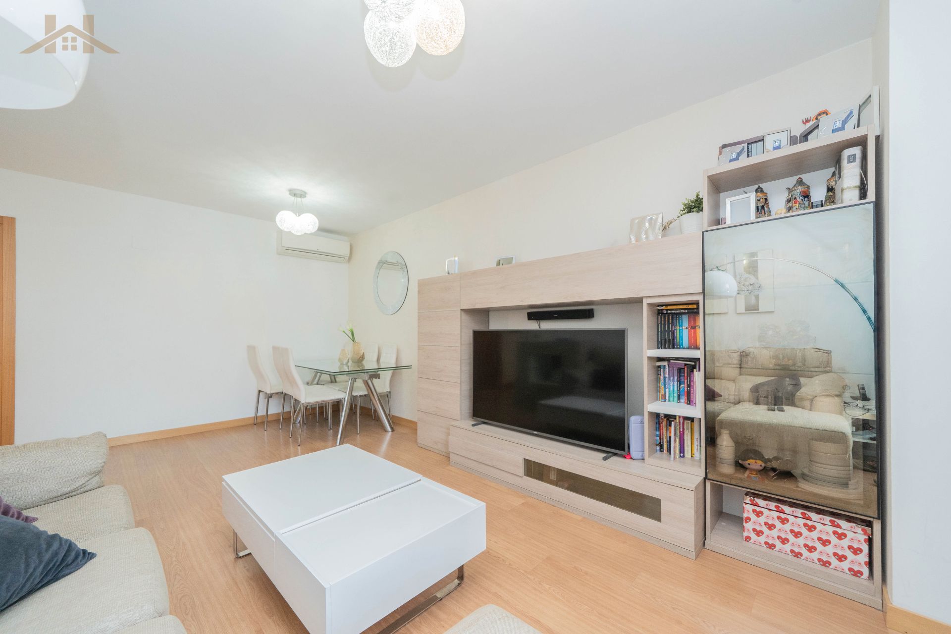 Sala d'estar de Pis en venda en Móstoles amb Aire condicionat i Piscina comunitària