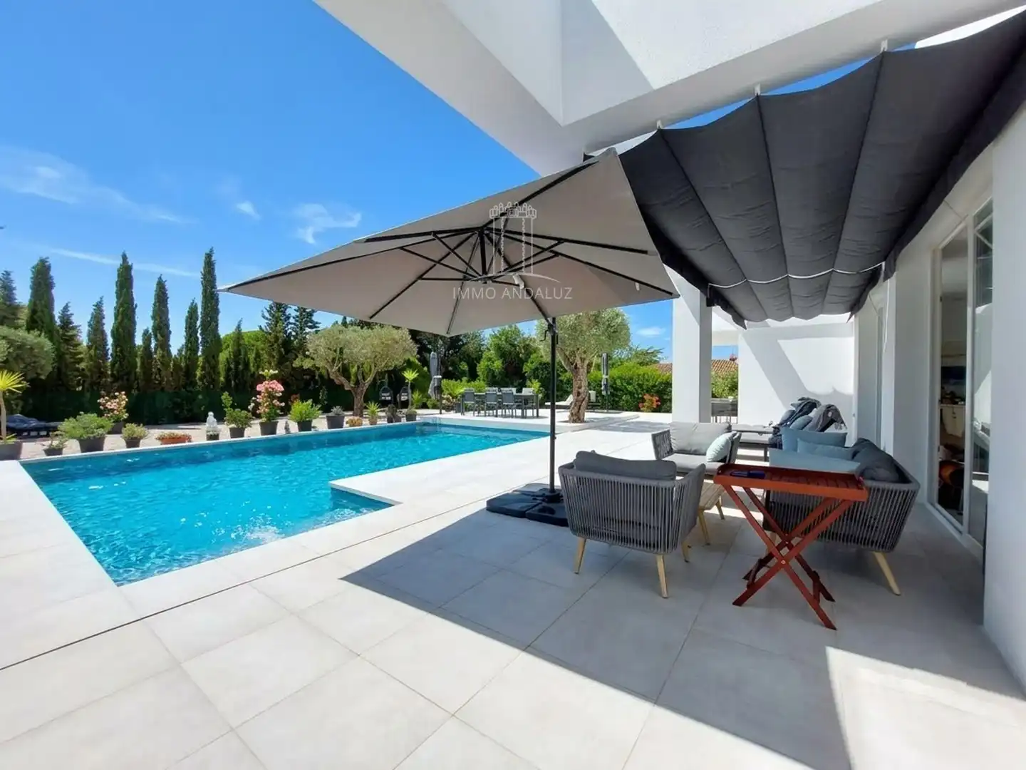 Terrasse von Haus zum Verkauf in Chiclana de la Frontera mit Klimaanlage, Heizung und Schwimmbad