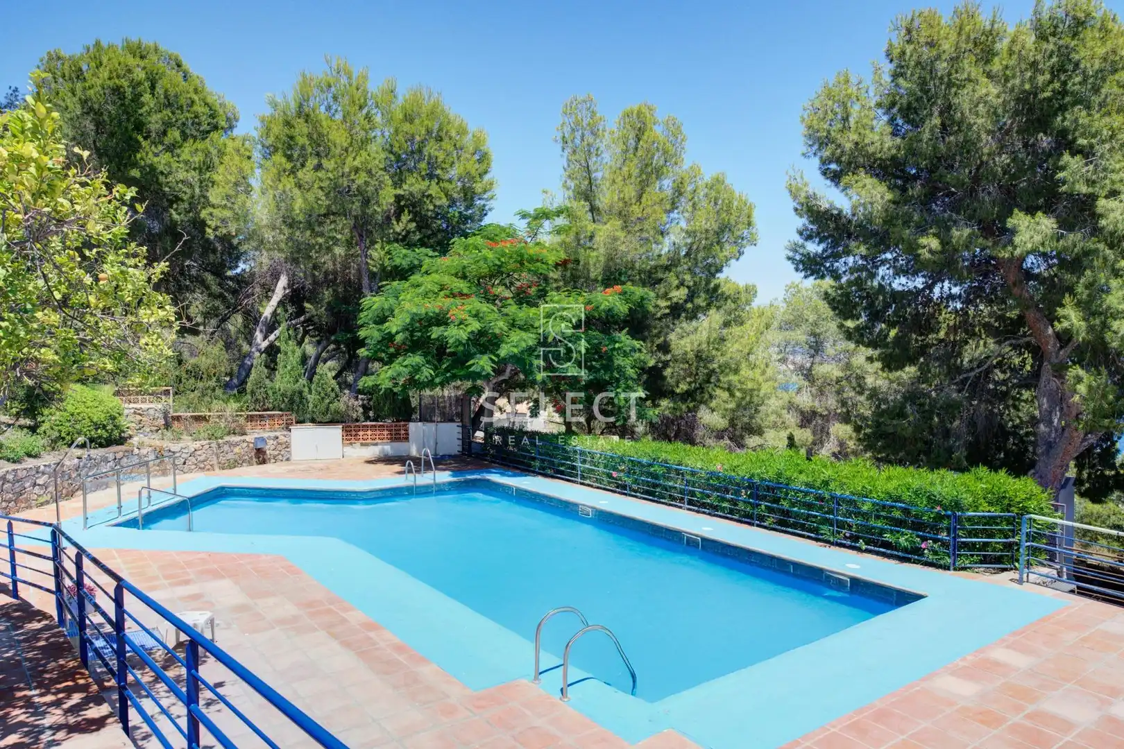Piscina de Casa adosada en venda en Almuñécar amb Terrassa, Balcó i Piscina comunitària