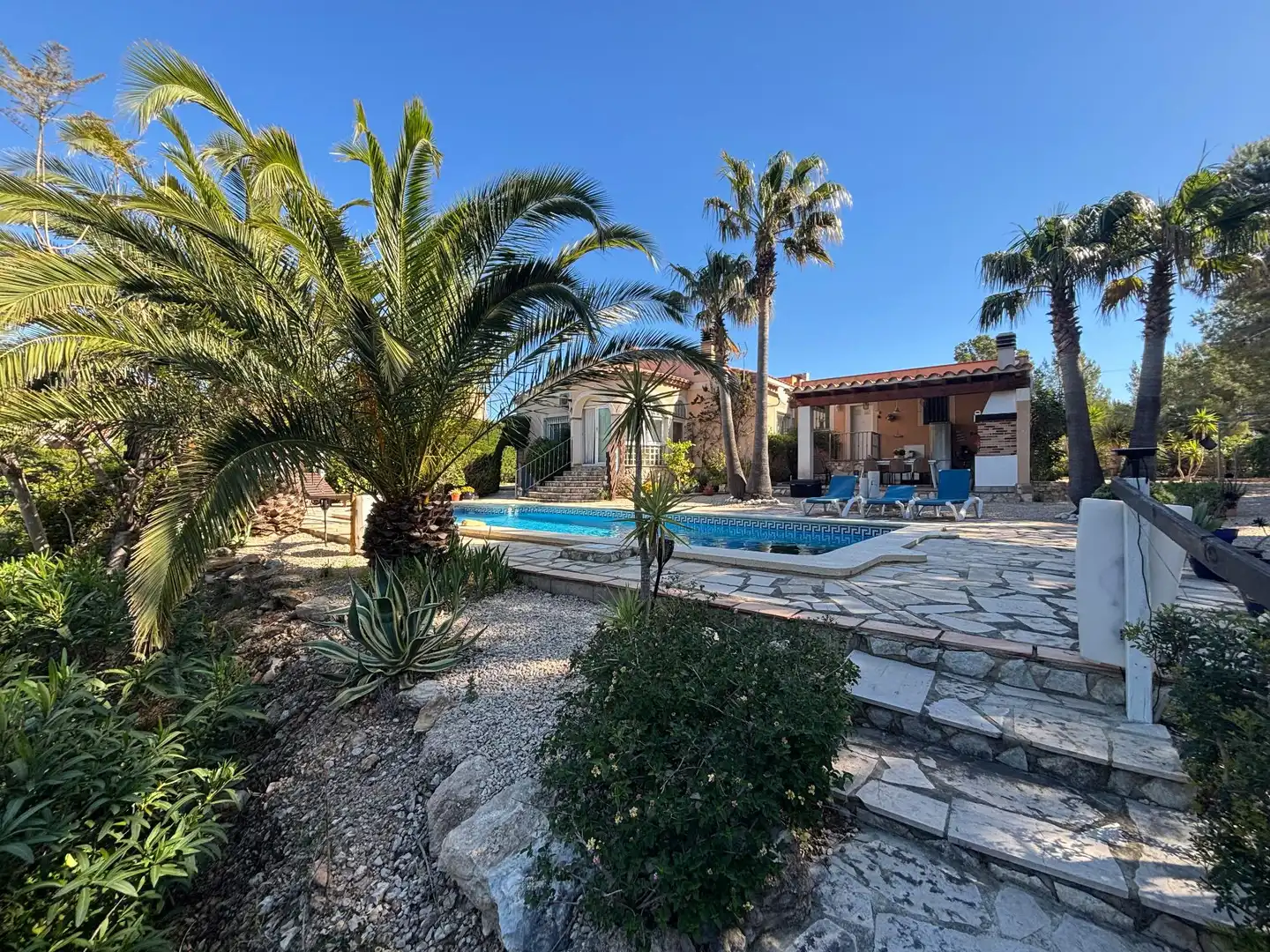 Vista exterior de Casa o xalet en venda en L'Ametlla de Mar  amb Jardí privat, Terrassa i Traster