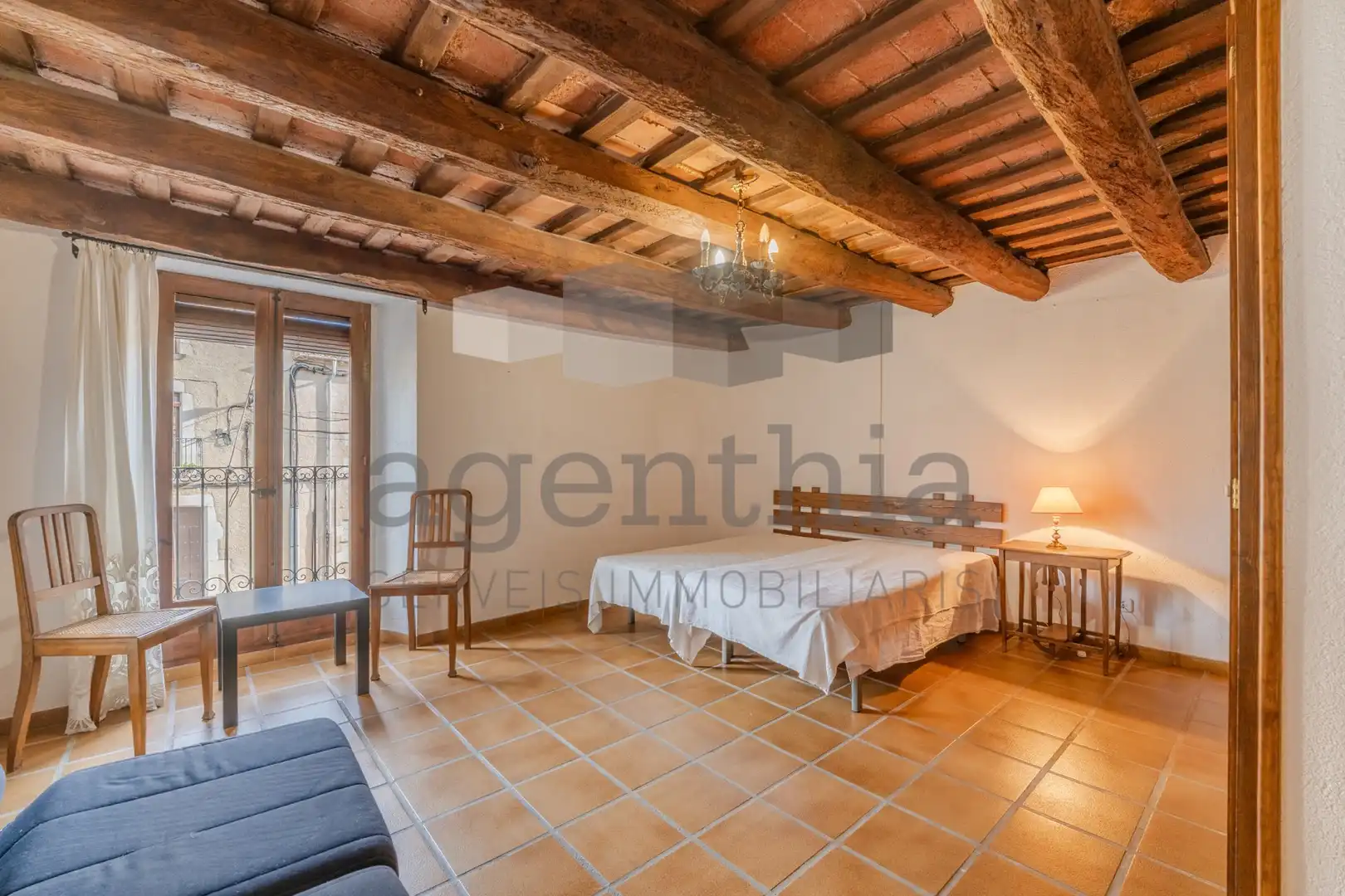Habitación de Finca rústica en venta en Vilablareix con Calefacción, Trastero y Balcón