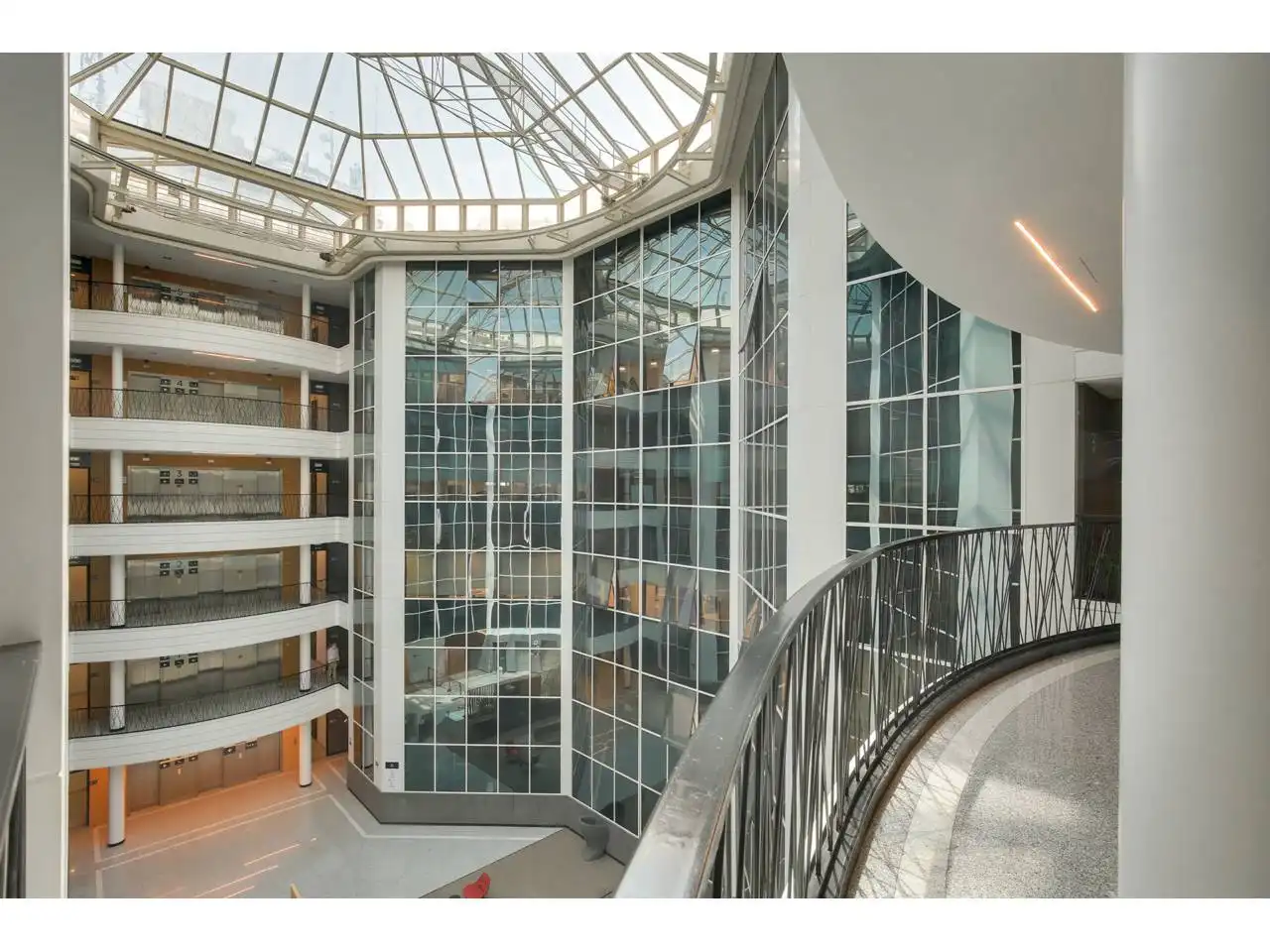 Office for rent in Madrid  with Air Conditioner, Heating and Alarm